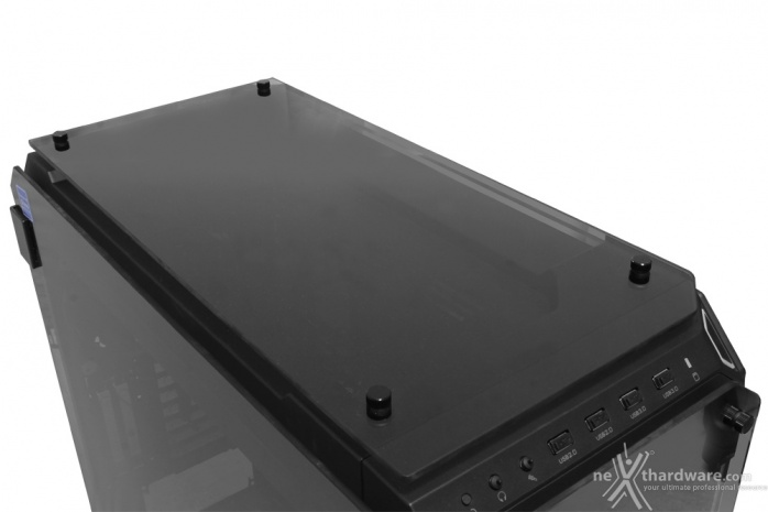 Thermaltake View 71 TG 2. Esterno - Prima parte 8