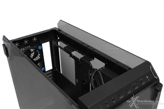 Thermaltake View 71 TG 2. Esterno - Prima parte 10
