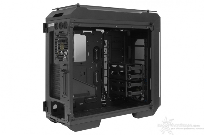 Thermaltake View 71 TG 4. Interno 5