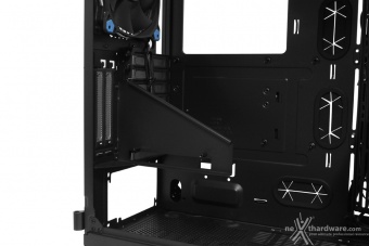 Thermaltake View 71 TG 4. Interno 2