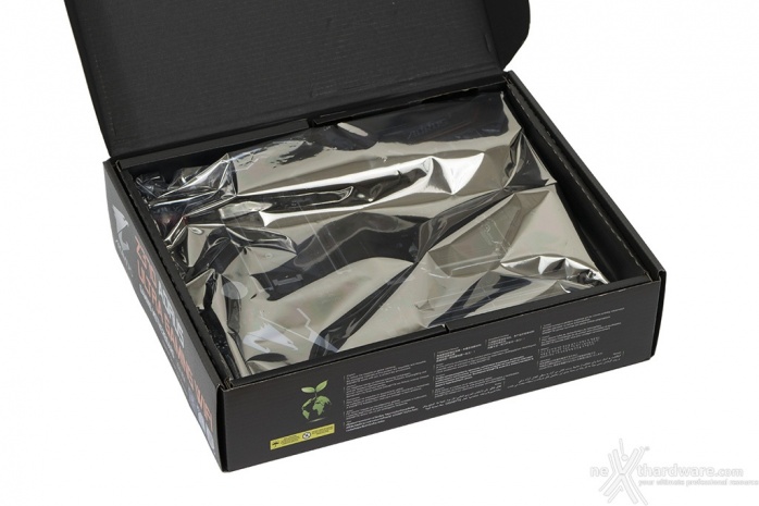 GIGABYTE Z370 AORUS ULTRA GAMING WIFI 2. Packaging & Bundle 3