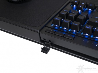 Il gaming da salotto secondo CORSAIR 5. K63 WIRELESS GAMING LAPBOARD 6