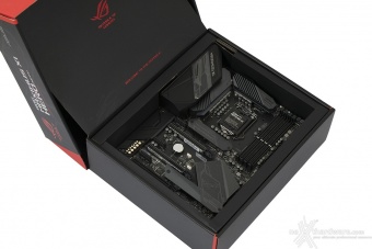 ASUS ROG MAXIMUS XI HERO (WI-FI) 2. Packaging & Bundle 4