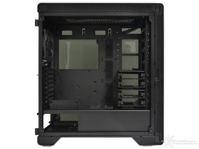 Thermaltake A500 Aluminum TG 3. Interno 1