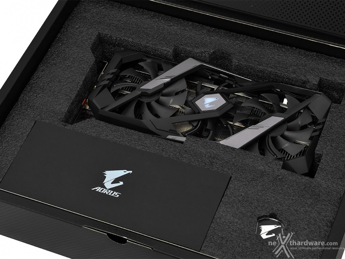 AORUS GeForce RTX 2080 Ti XTREME 11G 2. Packaging & Bundle 4