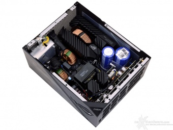 ASUS ROG THOR 1200W Platinum 3. Interno 4