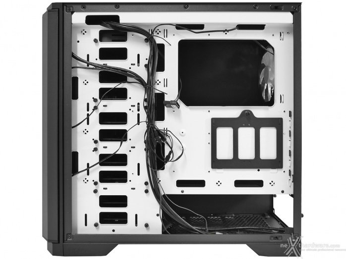 Antec P101 Silent 3. Interno 10