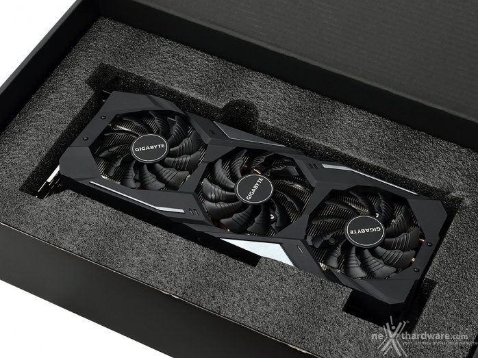GIGABYTE Radeon RX 5700 XT GAMING OC 2. Packaging & Bundle 3