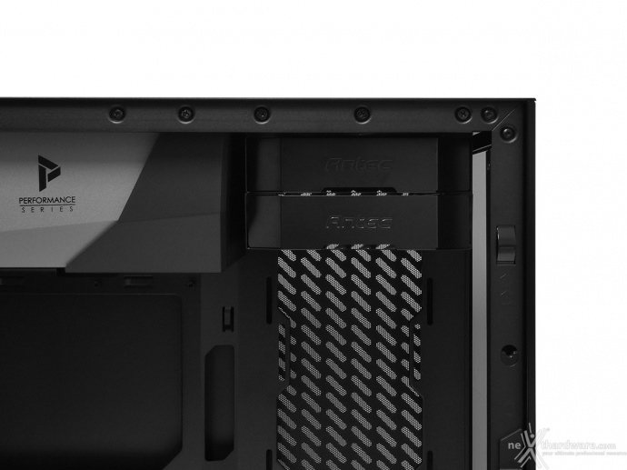 Antec P120 Crystal 3. Interno 4