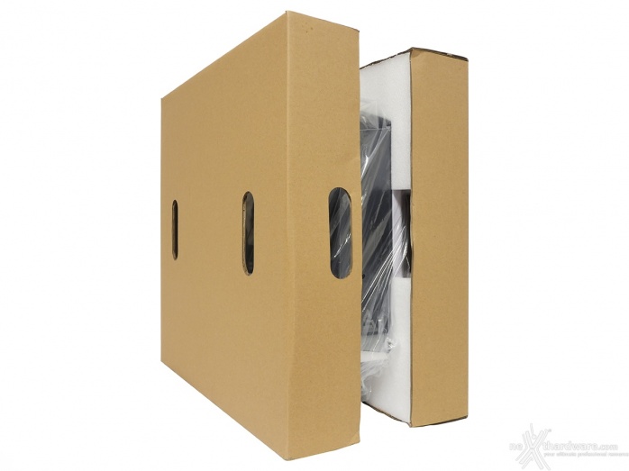 Antec Striker 1. Packaging & Bundle 3