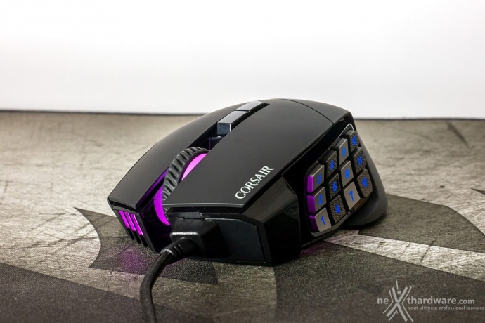 CORSAIR SCIMITAR RGB ELITE 2. Visto da vicino 10