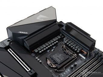 GIGABYTE Z490 AORUS XTREME 4. Vista da vicino - Parte seconda 1