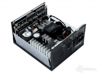 Antec Signature Titanium 1000 3. Interno 2