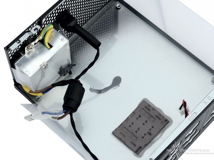 Antec Signature Titanium 1000 4. Componentistica & Layout - Parte prima 1
