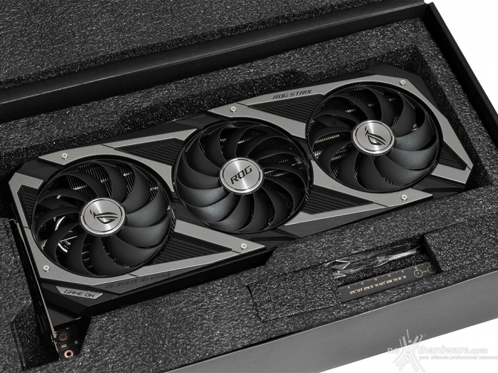 ASUS ROG STRIX GeForce RTX 3080 OC 3. Packaging & Bundle 4