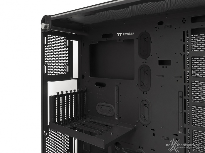 Thermaltake Core P8 TG 3. Interno 2