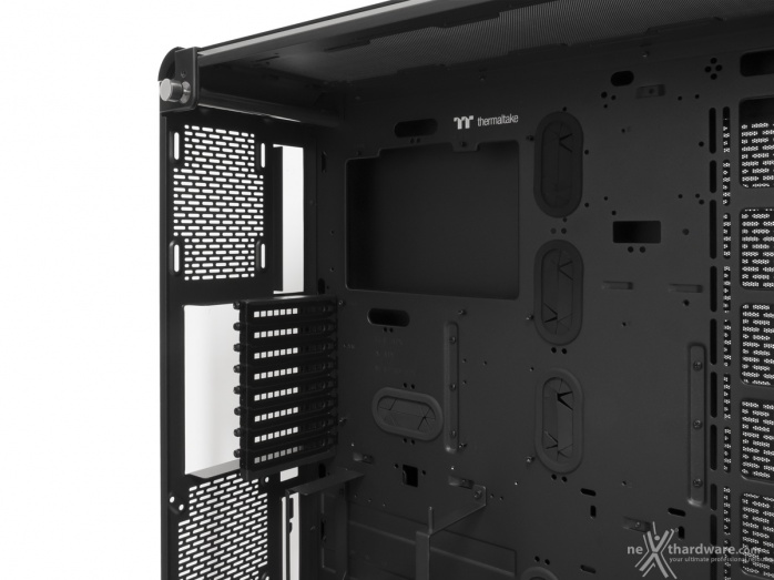 Thermaltake Core P8 TG 3. Interno 3