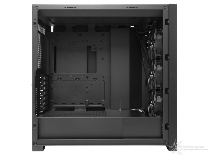 CORSAIR iCUE 5000X RGB 3. Interno 2