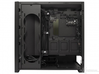 CORSAIR iCUE 5000X RGB 3. Interno 10