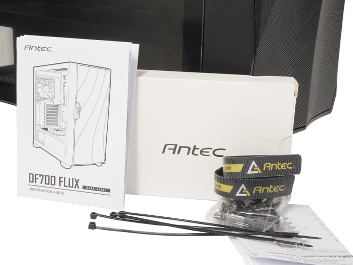 Antec DF700 Flux 1. Packaging & Bundle 4