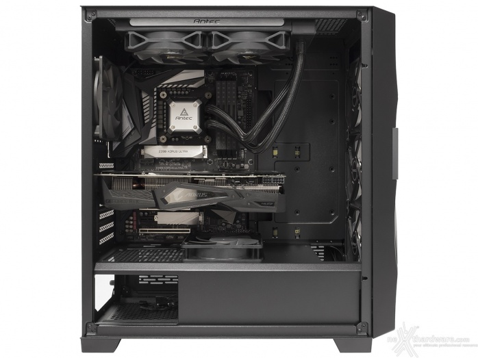 Antec DF700 Flux 5. Installazione componenti 3