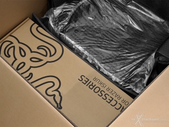 Razer Iskur Black Edition 1. Packaging & Bundle 9