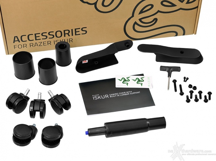 Razer Iskur Black Edition 1. Packaging & Bundle 12