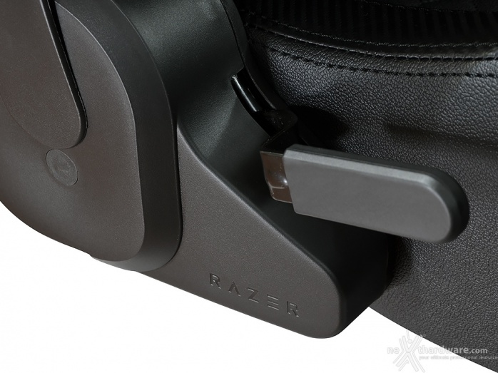 Razer Iskur Black Edition 5. Regolazioni ed ergonomia 4