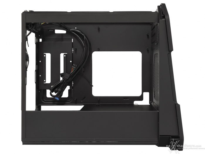 Antec Dark Cube 3. Interno 3