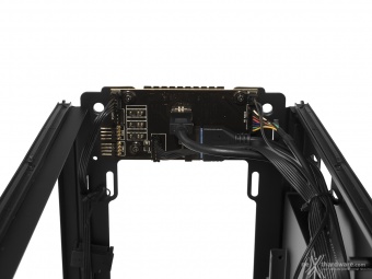 Antec Dark Cube 3. Interno 9