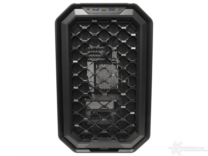 Antec Dark Cube 2. Esterno 3