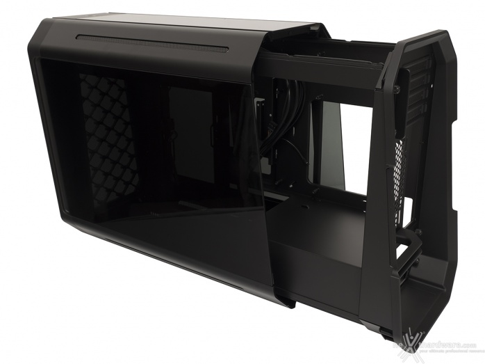 Antec Dark Cube 3. Interno 1