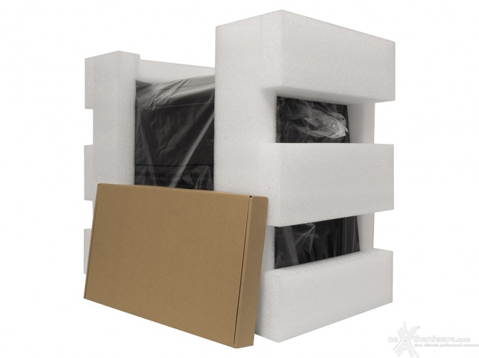 Antec Dark Cube 1. Packaging & Bundle 3