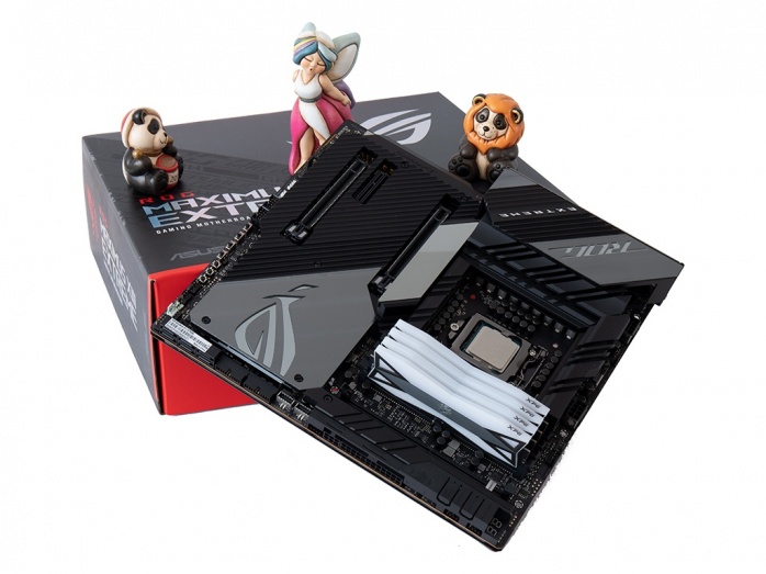 ASUS ROG MAXIMUS XIII EXTREME 1