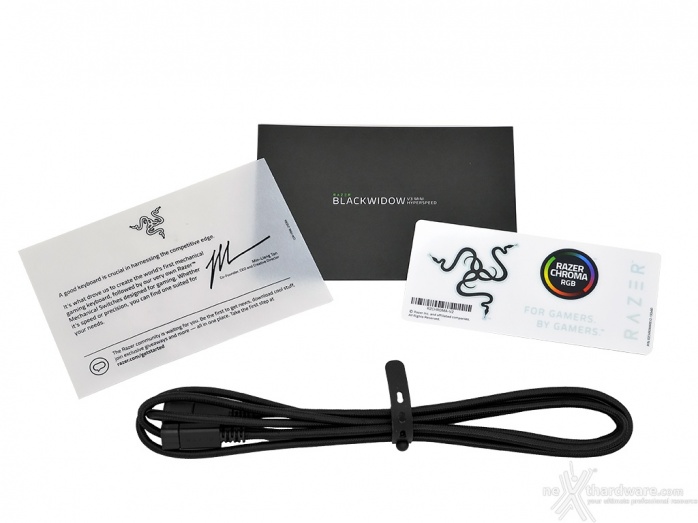 Razer BlackWidow V3 Mini HyperSpeed 1. Packaging & Bundle 3