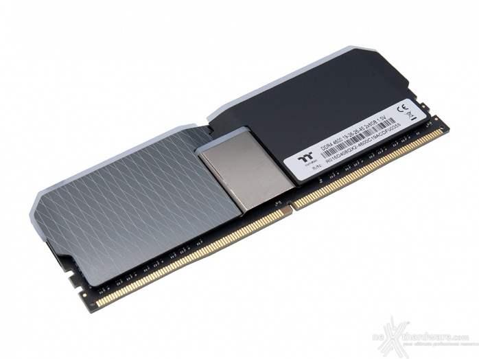 Thermaltake TOUGHRAM XG RGB 4600MHz C19 1. Presentazione delle memorie 6