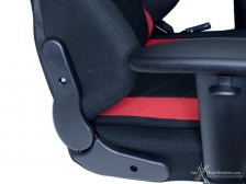 Sharkoon SKILLER SGS2 Jr. 4. Assemblaggio 8