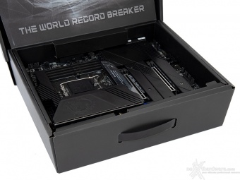 MSI MEG Z690 UNIFY 2. Packaging & Bundle 3