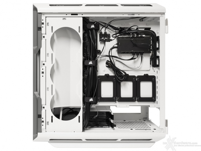 CORSAIR iCUE 5000T RGB 3. Interno 14