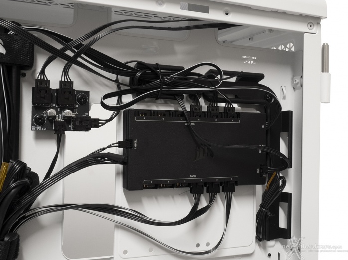 CORSAIR iCUE 5000T RGB 3. Interno 13
