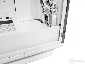 CORSAIR iCUE 5000T RGB 3. Interno 5