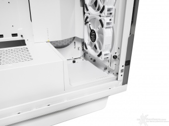 CORSAIR iCUE 5000T RGB 3. Interno 6