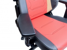 Noblechairs HERO IRON MAN EDITION 5. Regolazioni ed ergonomia 11