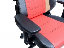 Noblechairs HERO IRON MAN EDITION 5. Regolazioni ed ergonomia 12