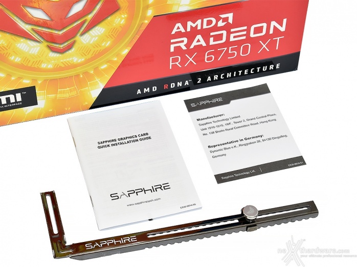 SAPPHIRE NITRO+ Radeon RX 6750 XT 1. Packaging & Bundle 5
