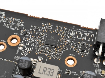 SAPPHIRE NITRO+ Radeon RX 6750 XT 4. Layout & PCB 5