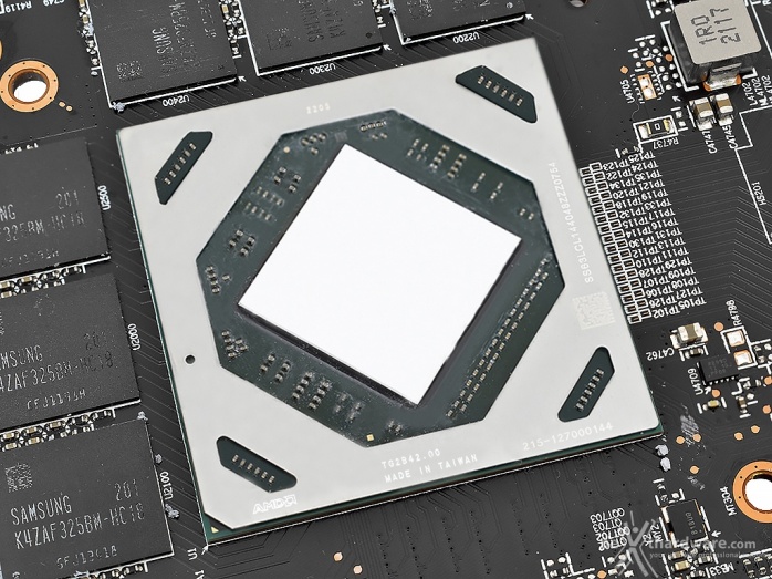 SAPPHIRE NITRO+ Radeon RX 6750 XT 4. Layout & PCB 2