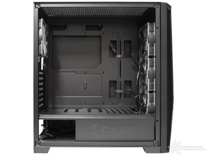 Sharkoon TG7M RGB 3. Interno 3