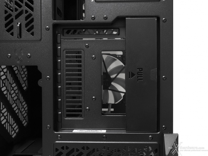 Cooler Master HAF 700 EVO 3. Esterno - Parte seconda 6