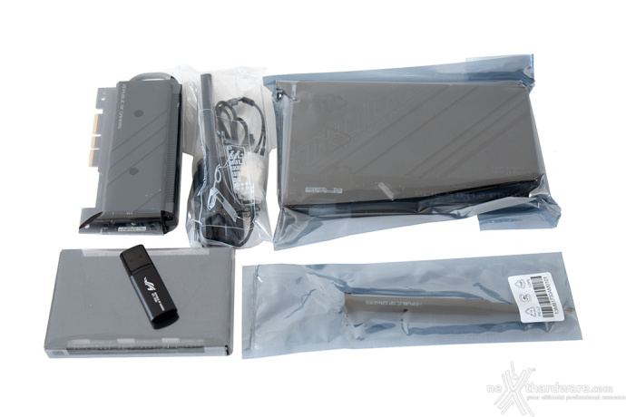 ASUS ROG CROSSHAIR X670E EXTREME 2. Packaging & Bundle 6